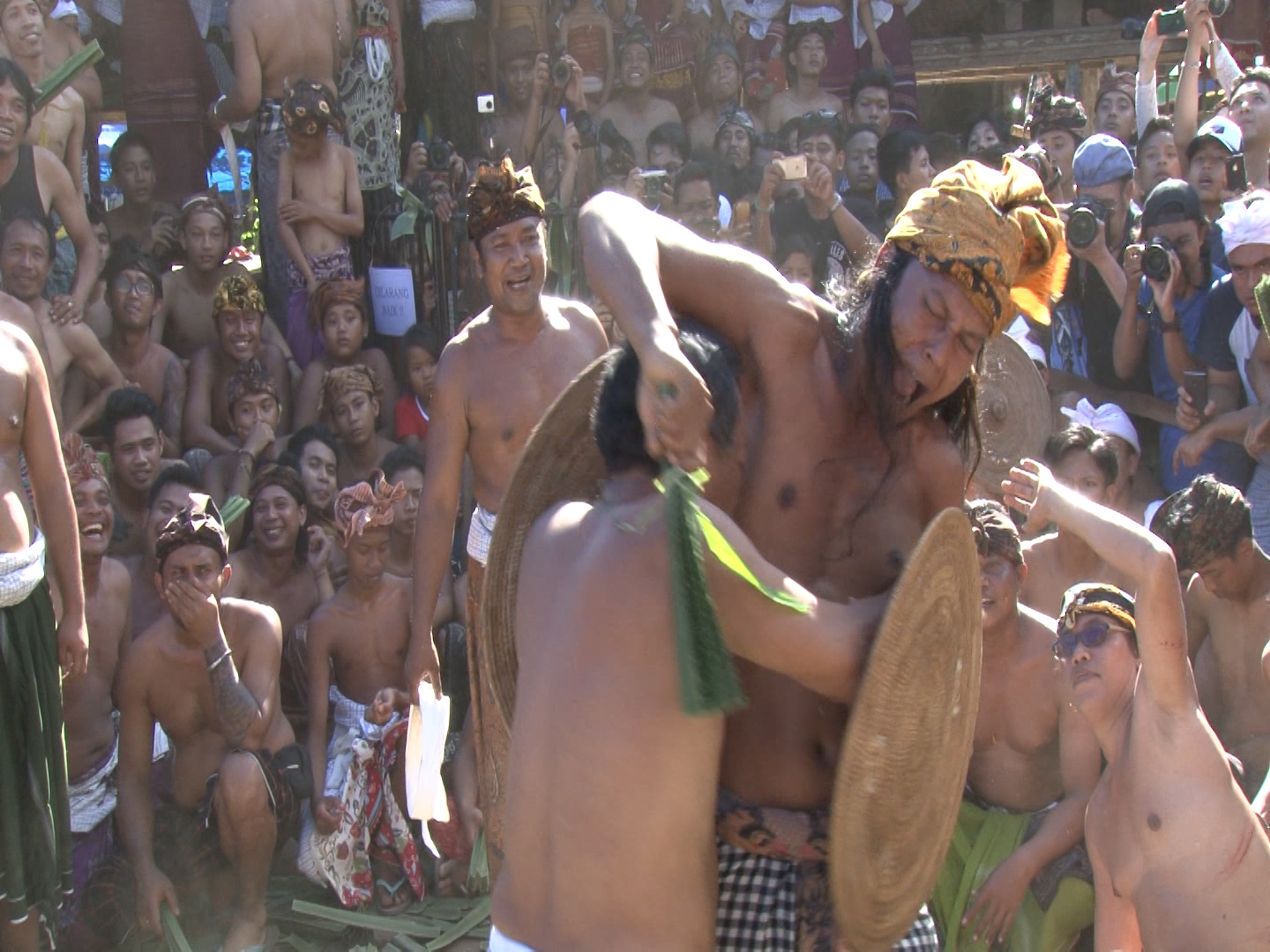 Mekare-Kare/Perang Pandan Tradisi Desa Tenganan, KarangasemSember Foto: Istimewa