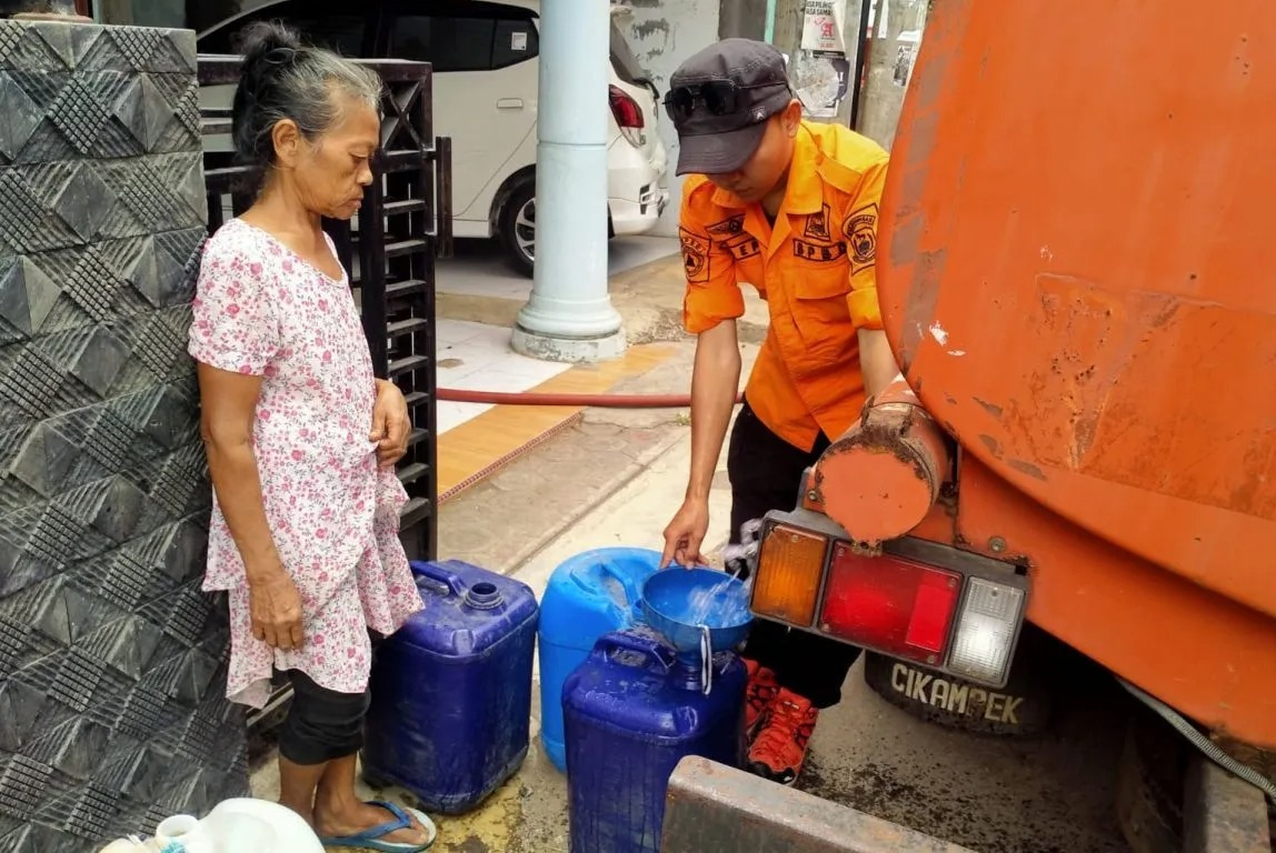 40 Ribu Liter Air Bersih Disalurkan Ke 8 Desa Kolom Desa