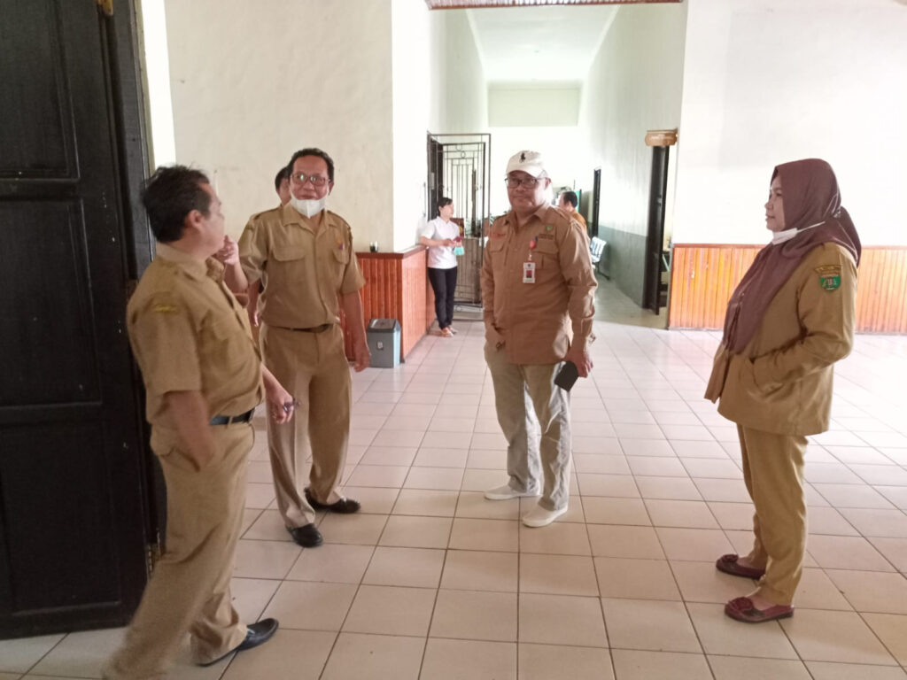 Kadis Ketahanan Pangan Provinsi Kalteng, Riza Rahmadi saat berkunjung ke Kabupaten Bartim. Sumber: baritotimurkab.go.id