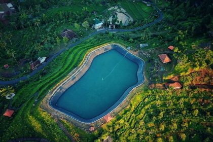 Salah satu panorama desa wisata di Desa Nglanggeran, Kecamatan Patuk, Kabupaten Gunung Kidul, Yogyakarta. Sumber foto: instagram @abnyonyol.