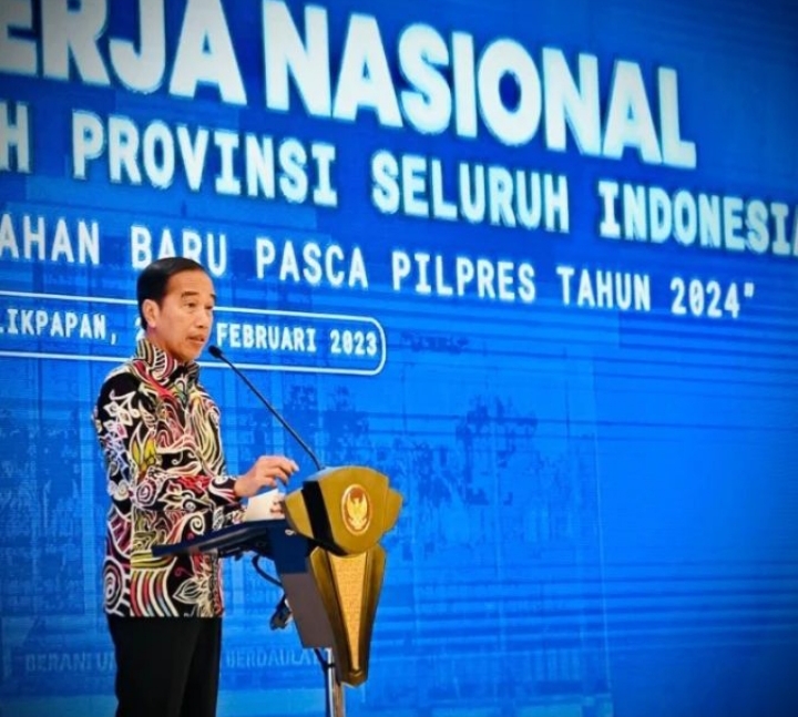 Presiden Jokowi Saat Memberi Arahan dalam Rapat Kerja Nasional Asosiasi Pemerintah Provinsi Seluruh Indonesia di Balikpapan, Kamis (23/2/2023). Sumber foto: Instagram @jokowi