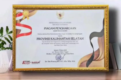 Piagam Penghargaan yang diberikan Kementerian Dalam Negeri (Kemendagri) RI kepada melalui Dinas Pemberdayaan Masyarakat Desa (DPMD) Provinsi Kalimantan Timur Sumber: Ig@dinaspmdprovkalsel