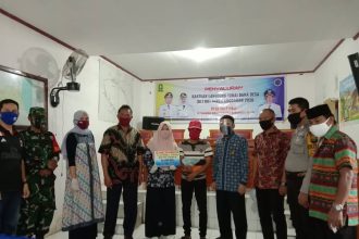 Penyaluran BLT Dana Desa dalam rangka mengentaskan kemiskinan di Desa Polewali, Kec. Sinjai Selatan, Kab. Sinjai. Sumber: Instagram @mathan_imran