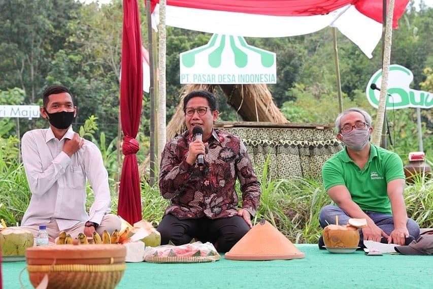 Menteri Desa, PDTT berkunjung ke BUM Desa Guwosari. Sumber: Instagram @bumdesguwosari