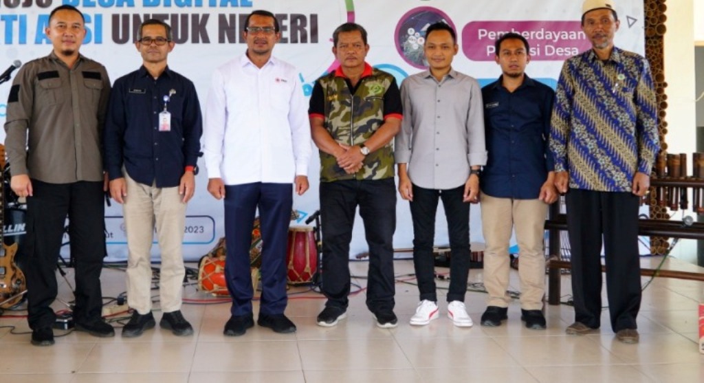 CIFO Group dan Pemkab Garut Saat Perkenalkan Program Desa Digital di Bambu Creative Center Selaawi. Sumber Foto: garutkab.go.id