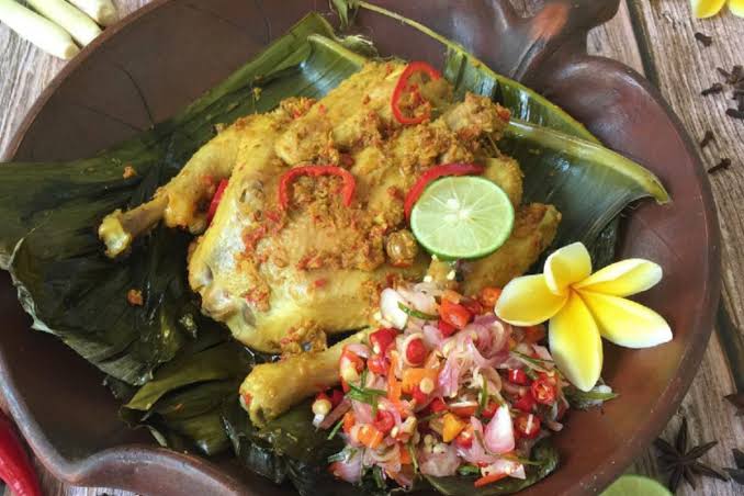 Ayam Betutu Khas Bali. Sumber Foto: Twitter Saraswantos