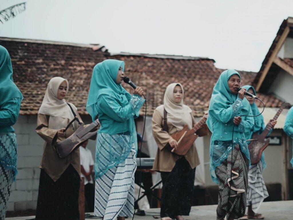 Kearifal lokal Desa Wisata Taraju, Kesenian Dugkol. Sumber: Pokdarwis Taraju