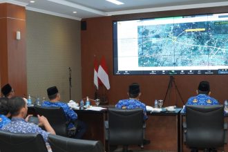 Pemkab Lamongan membahas rencana pengembangan jaringan jalan tol Gresik-Tuban Sumber Foto: Diskominfo Kabupaten Lamongan
