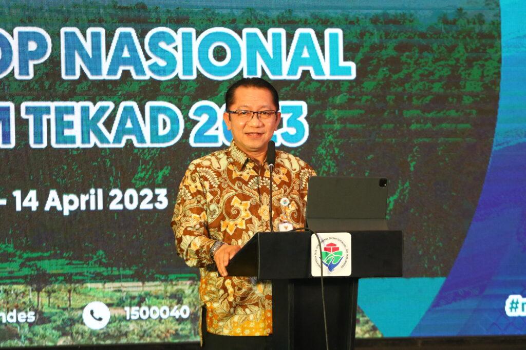 Foto: Sekretaris Jenderal Kemendes PDTT saat memberikan sambutan pada penutupan workshop Nasional Tekad di Bali, Kamis (13/4/2023). Sumber Foto: Humas Kemendes PDTT