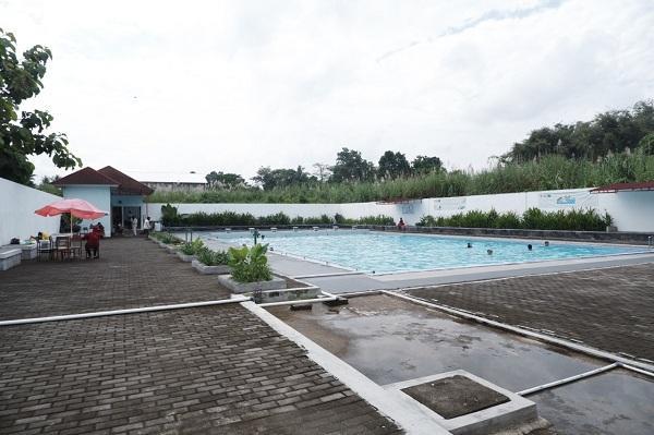 Dari Sampah, BUM Desa Amarta Berhasil Tumbuhkan Ekonomi Desa Kolam Renang BUM Desa Amarta. Sumber Foto: BUM Desa Amarta.
