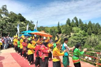 Tari Randai sebagai tarian adat Desa Silungkang Duo. Sumber foto : Pengelola Desa Wisata Silungkang Duo.