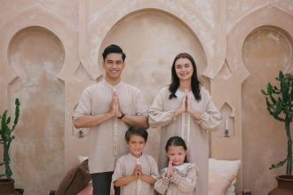 Baju Lebaran Keluarga Sumber: Instagram @onlia.baby