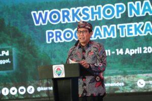 Foto: Menteri Desa, Pembangunan Daerah Tertinggal, dan Transmigrasi Abdul Halim Iskandar, didampingi istri Lilik Umi Nashriyah memberikan arahan sekaligus membuka Workshop Nasional Program TEKAD 2023 di Trans Resort Bali, Rabu (12/04/2023). turut hadir Wakil Gubernur Bali, Tjokorda Oka Arta Ardana Sukawati, Country Director IFAD Hani Elsadani, Dirjen PEI Harlina Sulistyorini, Dirjen PPDT Eko Sri Haryanto. Sumber Foto: Humas Kemendes PDTT.