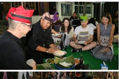 Warga Desa kemiren saat menggelat tradisi Tumpeng Sewu Sumber Foto: banyuwangikab.go.id