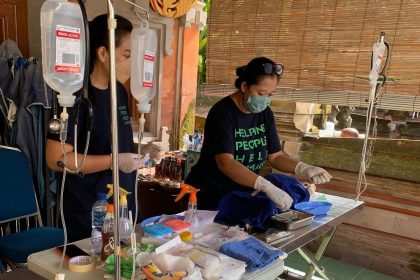 Proses vaksinasi rabies bagi Hewan Penular Rabies (HPR) oleh Distan Bidang Peternakan dan Kesehatan Hewan Kota Denpasar Sumber foto: pertanian.denpasarkota.go.id
