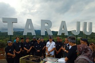 Kunjungan Kemenparekraf, Sandiaga Uno di Desa Wisata Taraju. Sumber: Pokdarwis Taraju