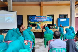 Tim Penggerak PKK Kabupaten Probolinggo melakukan kunjungan sekaligus evaluasi dan pembinaan kader PKK di Desa Brumbungan Lor Kecamatan Gending. Sumber Foto: probolinggokab.go.id