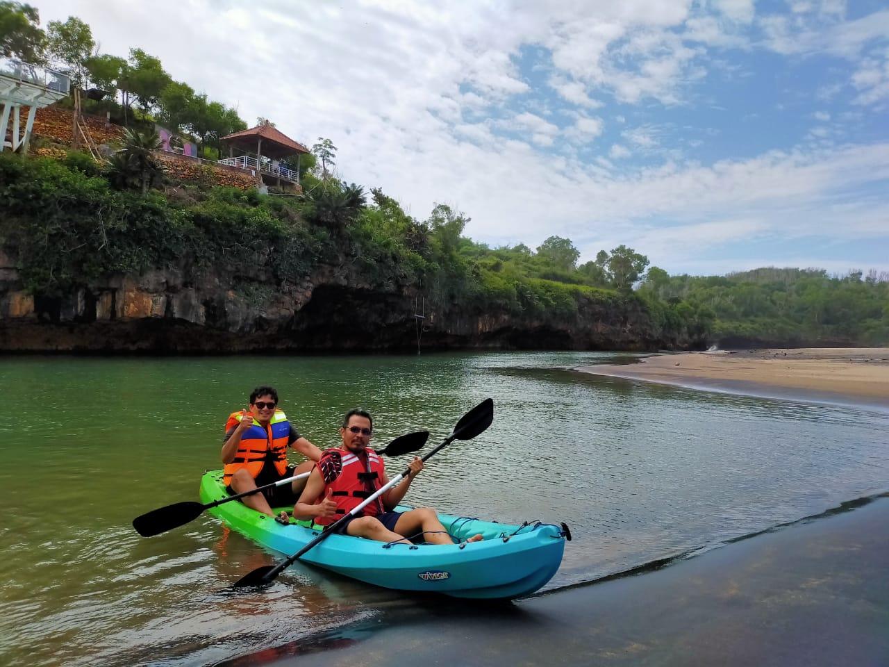 Aliran sungai dekat bibir Pantai Ngiroboyo sebagai spot perahu dayung. Sumber foto : Pengelola Desa Wisata Sendang.