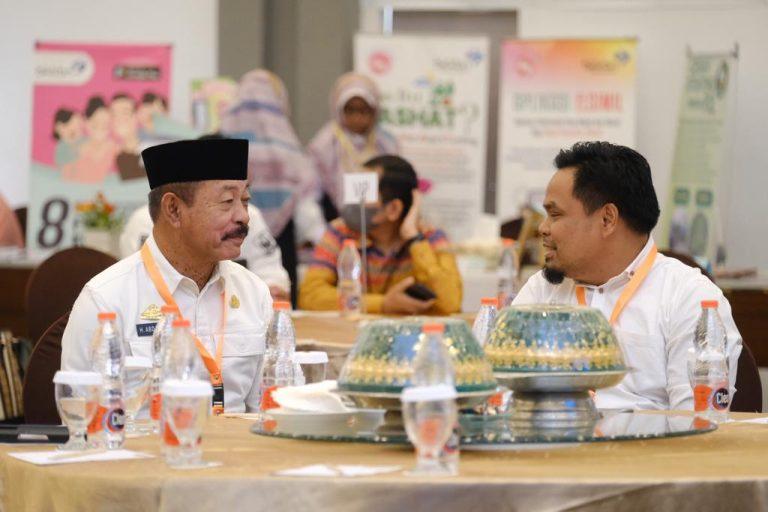 Wakil Bupati Gowa Abd Rauf Malaganni menyampaikan program Dashat kepada Gubernur Sulsel Andi Sudirman Sulaiman. Sumber Foto: Istimewa