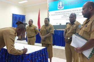 Penandatanganan pakta integritas pengelolaan dana desa di Kabupaten Jayapura Sumber Foto: Istimewa