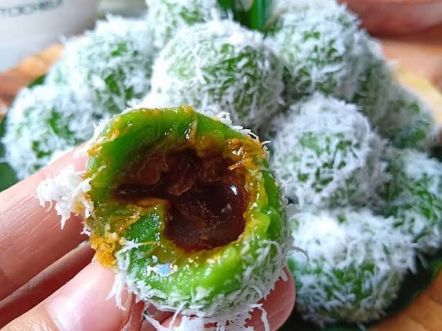 Kuliner Klepon Khas Jawa Sumber foto: Twitter @simandoux