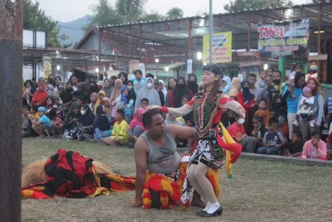 Festival yg digelar guna meningkatkan UMKM desa. Sumber Foto: jatengprov.go.id