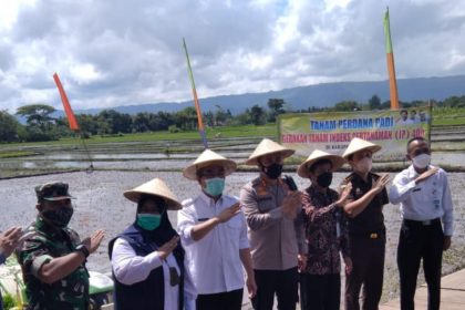 Kelurahan dan Dua Desa di Hulu Sungai Selatan Mendapatkan Distribusi 400 Bidang Tanah. Sumber Foto: bantulkab.go.id