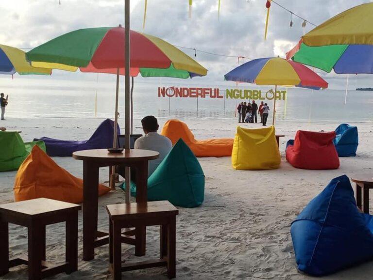 UMKM cafe dan resto yang berada di kawasan Pantai Ngurbloat Sumber Foto: jadesta.kemenparekraf.go,id