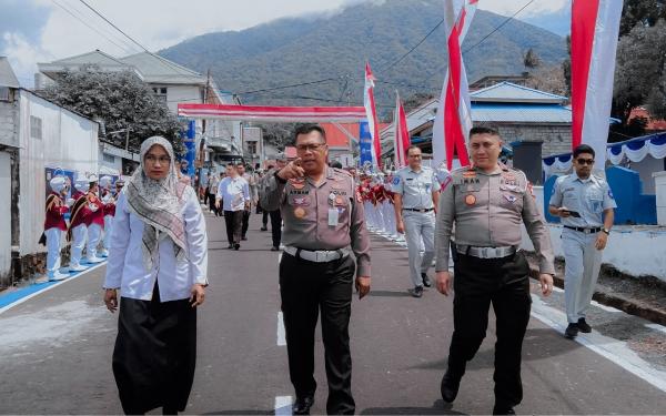 Tim asistensi Korlantas Polri saat mendatangi kampung tertib berlalu lintas di lingkungan BTN Kelurahan Maliaro, Kecamatan Ternate Tengah, Rabu (24/5/2023) Sumber Foto: Istimewa