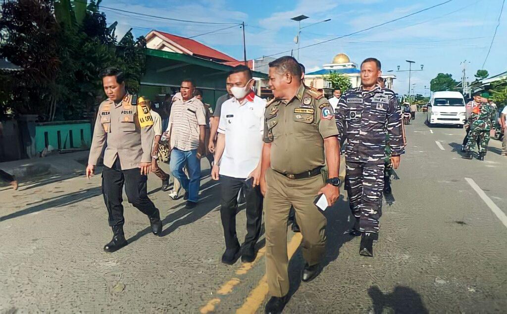 Bupati dan Forkopimda saat meninjau lokasi konflik. Sumber foto: Istimewa