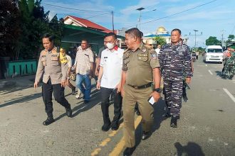 Bupati dan Forkopimda saat meninjau lokasi konflik. Sumber foto: Istimewa