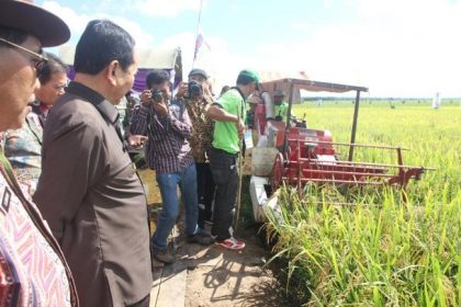 pengembangan modernisasi pertanian oleh BUMdes Sumber Purnama. Sumber foto: kaltimprov.go.id