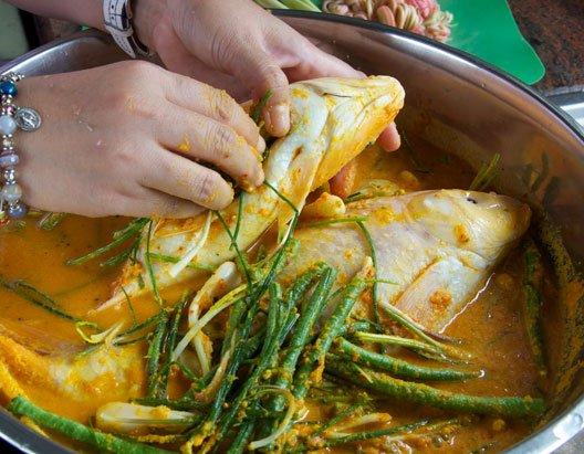 Pembuatan Na Niarsik Kuliner Khas Batak, Sumber Foto: Twitter @Bantenkicau