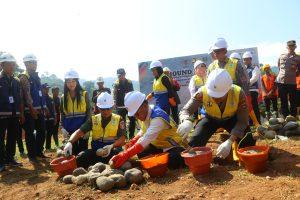  Pembangunan Embung Jaro, Sumber foto: kalsel.polri.go.id