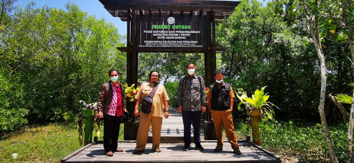 Tugu selamat datang di Desa Wisata Mangrove Setapuk Besar. Sumber Foto : Desa Wisata Mangrove Setapuk Besar.