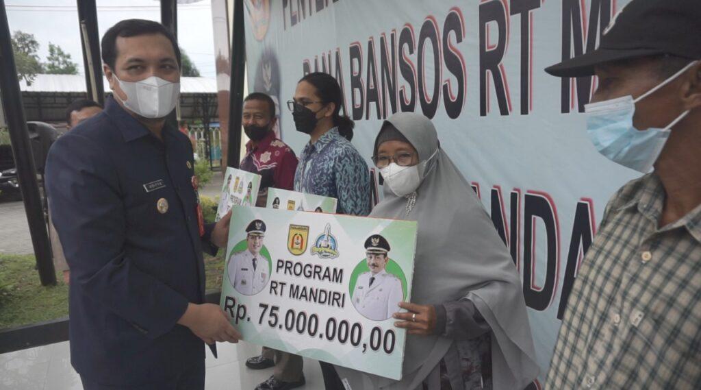 Program RT Mandiri Meraih Keuntungan Hingga Ratusan Juta. Sumber foto: mediacenter.banjarbarukota.go.id