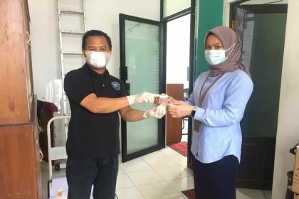 130 Kepala Desa Lakukan Tes Urine. Sumber foto: kalsel.bnn.go.id