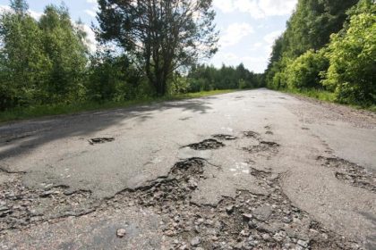 Rencana Perbaikan Jalan Desa Panaitan Setelah 15 Tahun Rusak. Sumber foto: freepik