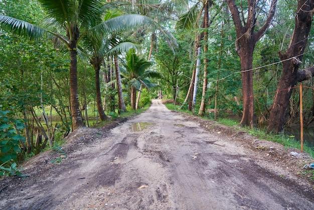 Ilustrasi jalan rusak, sumber foto, freepik.com