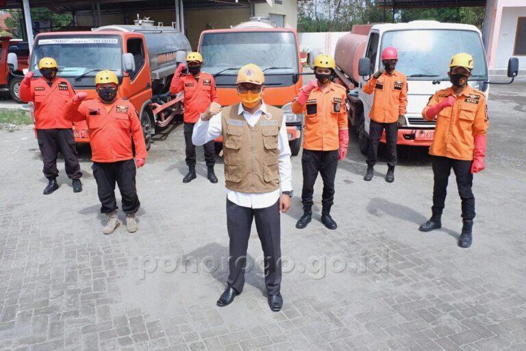 Personil BPBD Ponorogo Sumber Foto: Ponorogo.go.id.