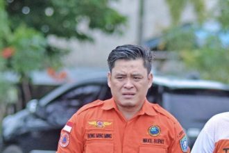 Bong Ming Ming Wakil Bupati Bangka Barat bersama tim BPBD, Sumber foto: https://bangkabaratkab.go.id/