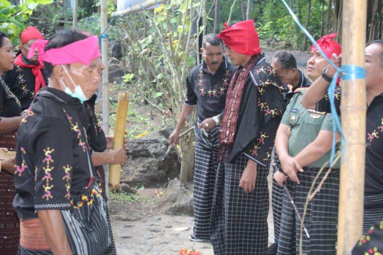 Prosesi Ritual Koke Bale di Desa Lewokluok Sumber Foto: florestimurkab.go.id