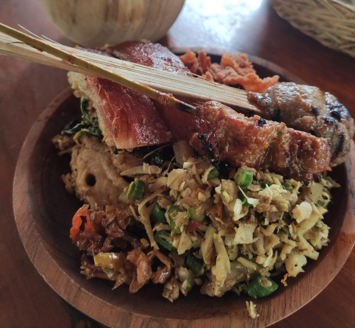 Babi guling kuliner khas Bali, Sumber Foto: Eatmen id