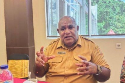 Asisten I Setda Kota Jayapura Evert Merauje. Sumber foto: Dok Istimewa