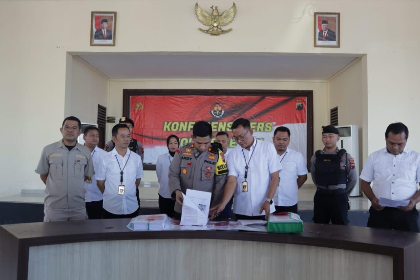 Konferens Pers Kepolisian atas Kasus Kades Kuncir, Sumber Foto: tribratanews.demak.jateng