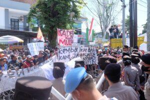 Demo Masyarakat Desa Mundurejo, Sumber Foto: kejari-jember.go.id