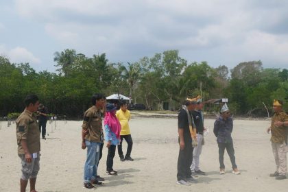 Kegiatan Pokdarwis di kawasan Pantai Kreatif Terong. Sumber foto : Pengelola Desa Wisata Kreatif Terong.