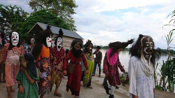 Tari Topeng Muaro Jambi, Sumber Foto: Kemendikbud