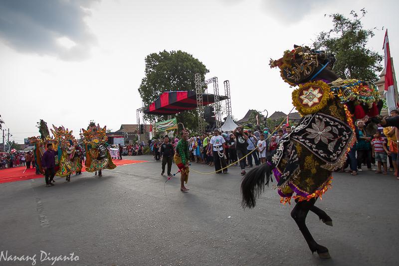 Tradisi Jaran Kencak Lumajang, Sumber Foto: Twitter Nanangdiyanto 