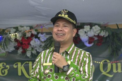 Bupati Sambas Minta Kades Pastikan Anak - anak di Daerahnya Bersekolah. Sumber foto: ppid.sambas.go.id